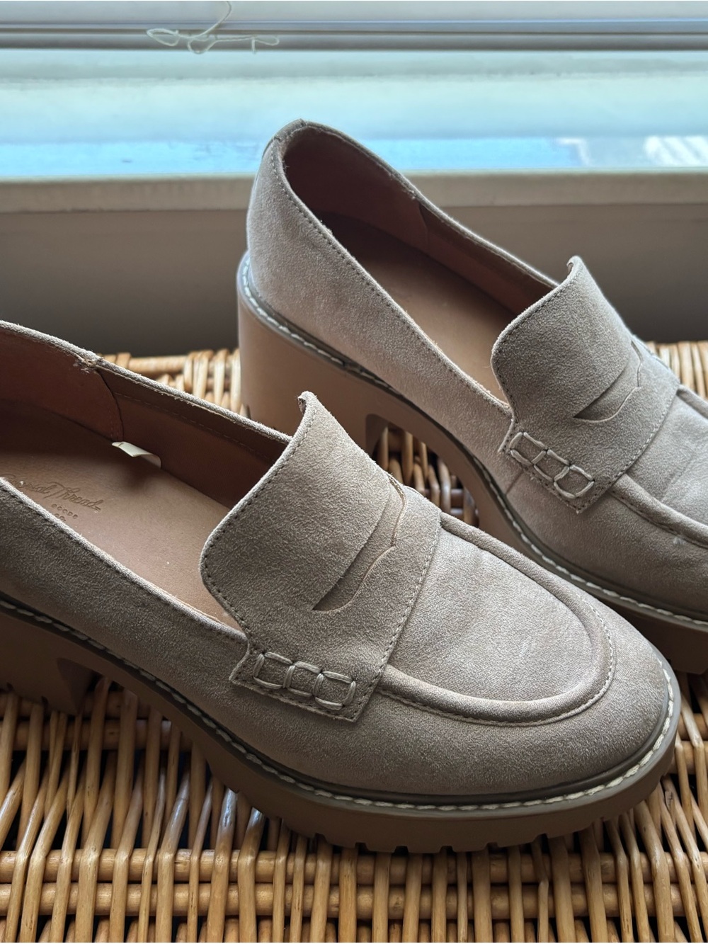 NEW Universal Thread Taupe Suede Platform Loafers Women’s 7.5